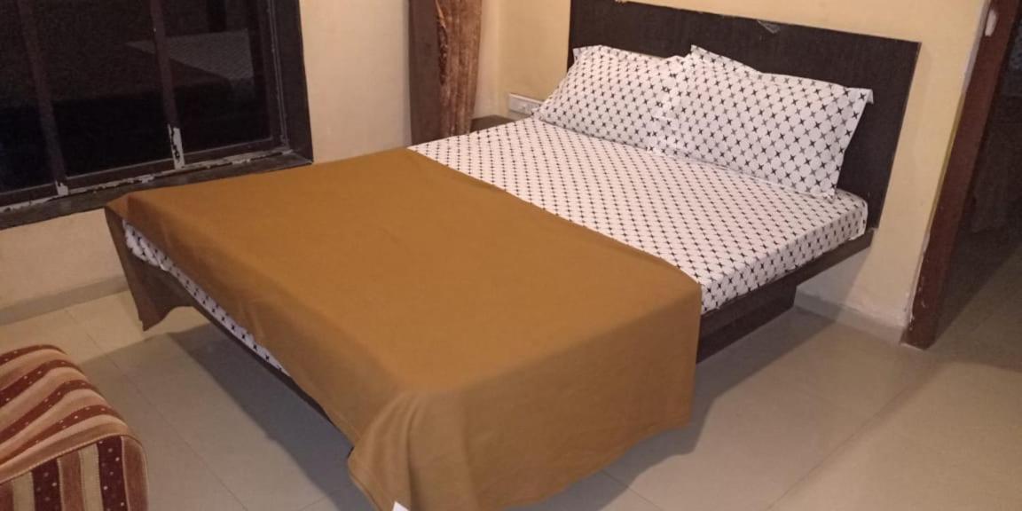 On Point Plaza Bed & Breakfast Murud  Bagian luar foto