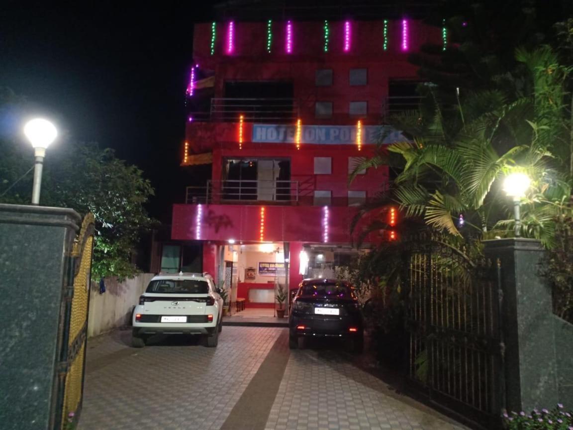 On Point Plaza Bed & Breakfast Murud  Bagian luar foto