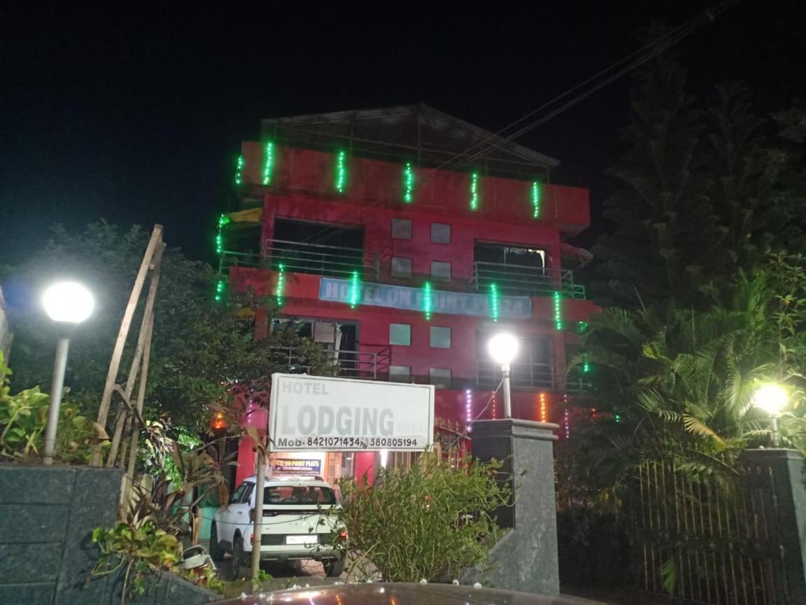 On Point Plaza Bed & Breakfast Murud  Bagian luar foto