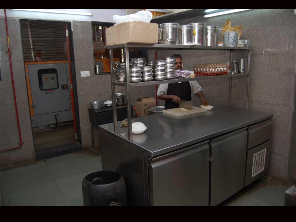 On Point Plaza Bed & Breakfast Murud  Bagian luar foto