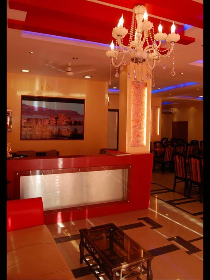 On Point Plaza Bed & Breakfast Murud  Bagian luar foto